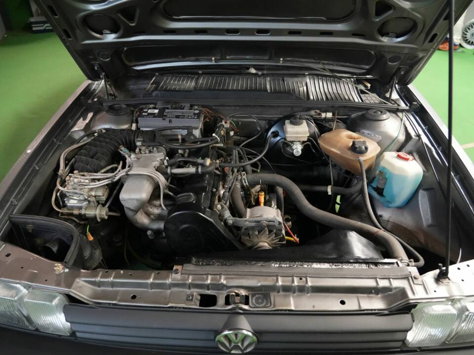 Bild 22/42 von Volkswagen Passat Variant 1.8 (1986)