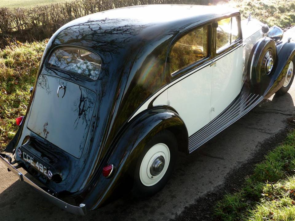 Image 13/50 of Rolls-Royce Wraith (1939)