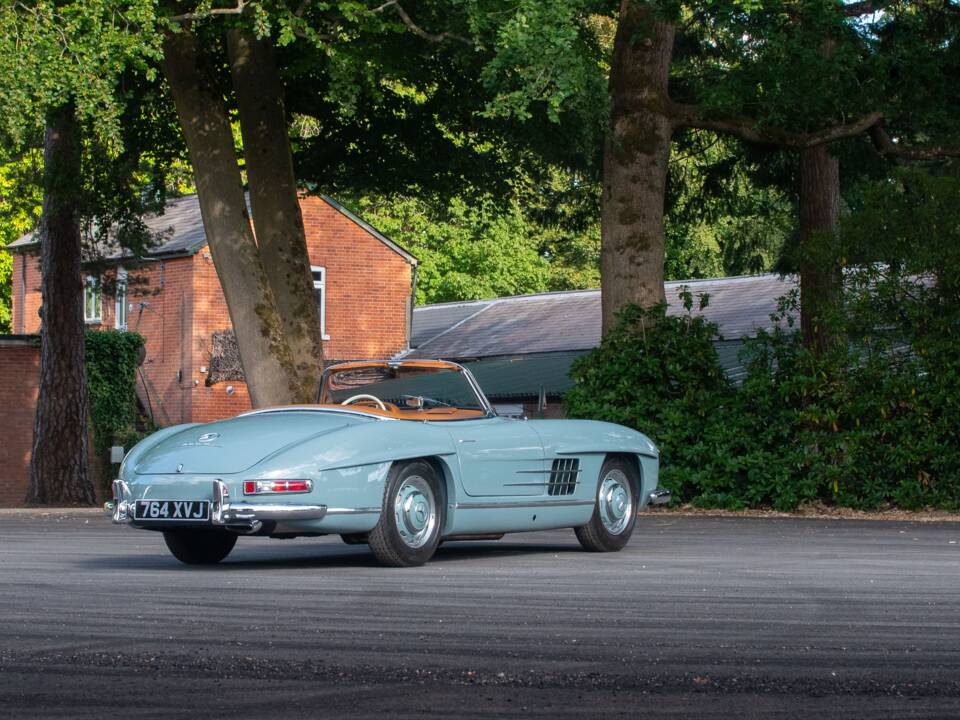 Image 26/50 of Mercedes-Benz 300 SL Roadster (1957)
