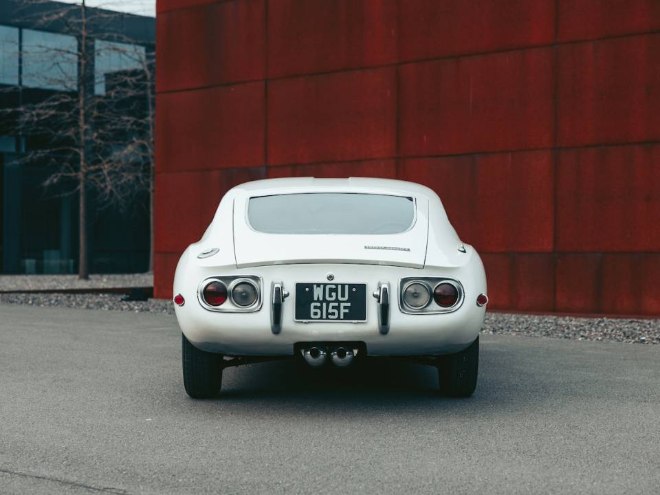 Image 24/36 of Toyota 2000 GT (1967)
