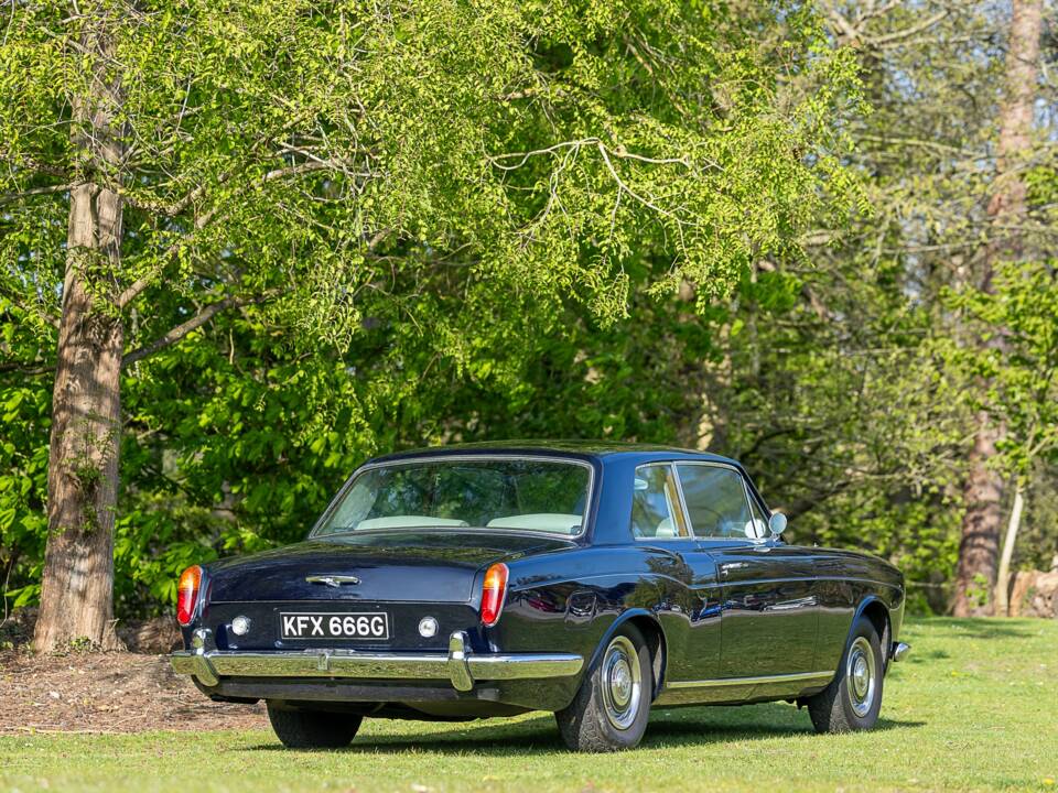 Image 32/50 of Rolls-Royce Silver Shadow I (1968)