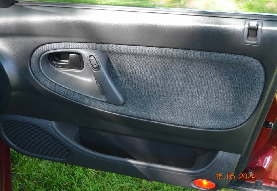 Image 18/38 of Mazda 626 2.0i (1994)