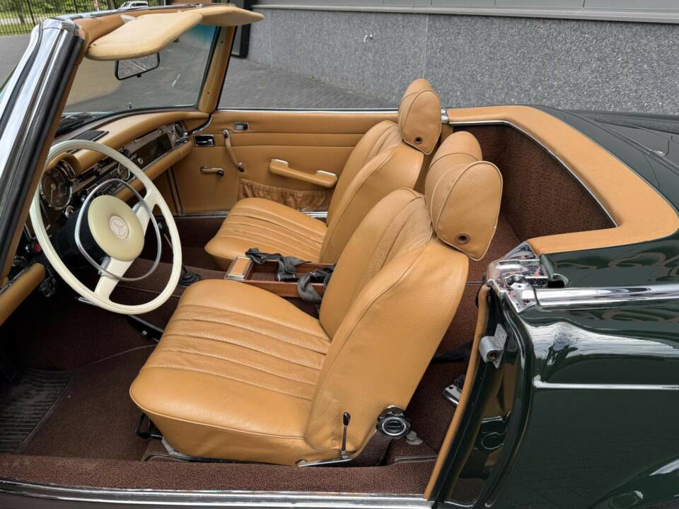 Image 38/50 de Mercedes-Benz 280 SL (1969)