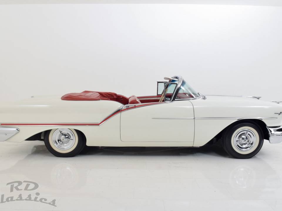 Image 27/50 of Oldsmobile Super 88 Convertible (1957)