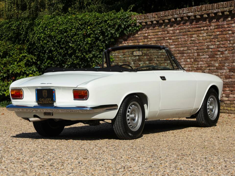 Image 43/50 of Alfa Romeo Giulia 1600 GTC (1966)