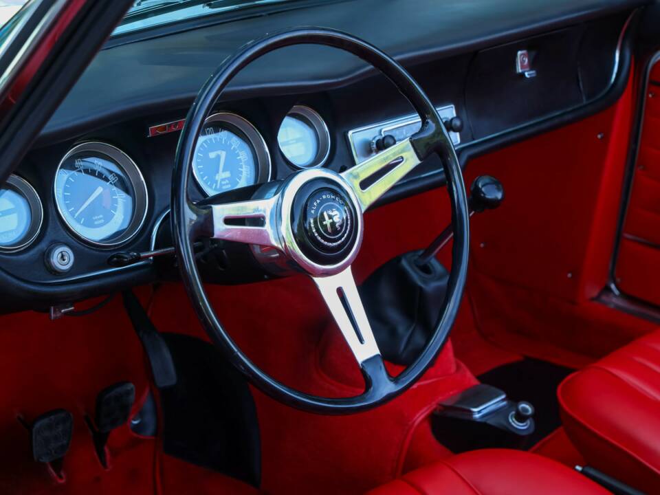 Obraz 47/50 pojazdu Alfa Romeo Giulia 1600 GTC (1966)