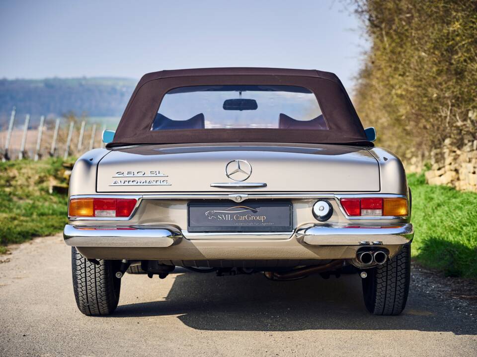 Image 10/31 of Mercedes-Benz 280 SL (1969)