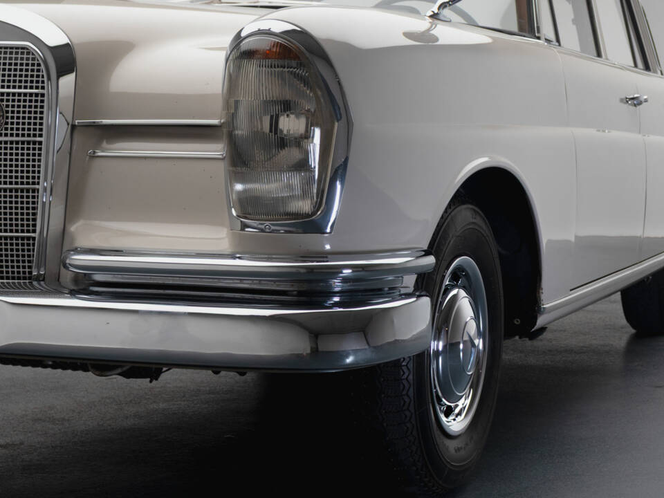 Bild 4/12 von Mercedes-Benz 220 SE b (1962)