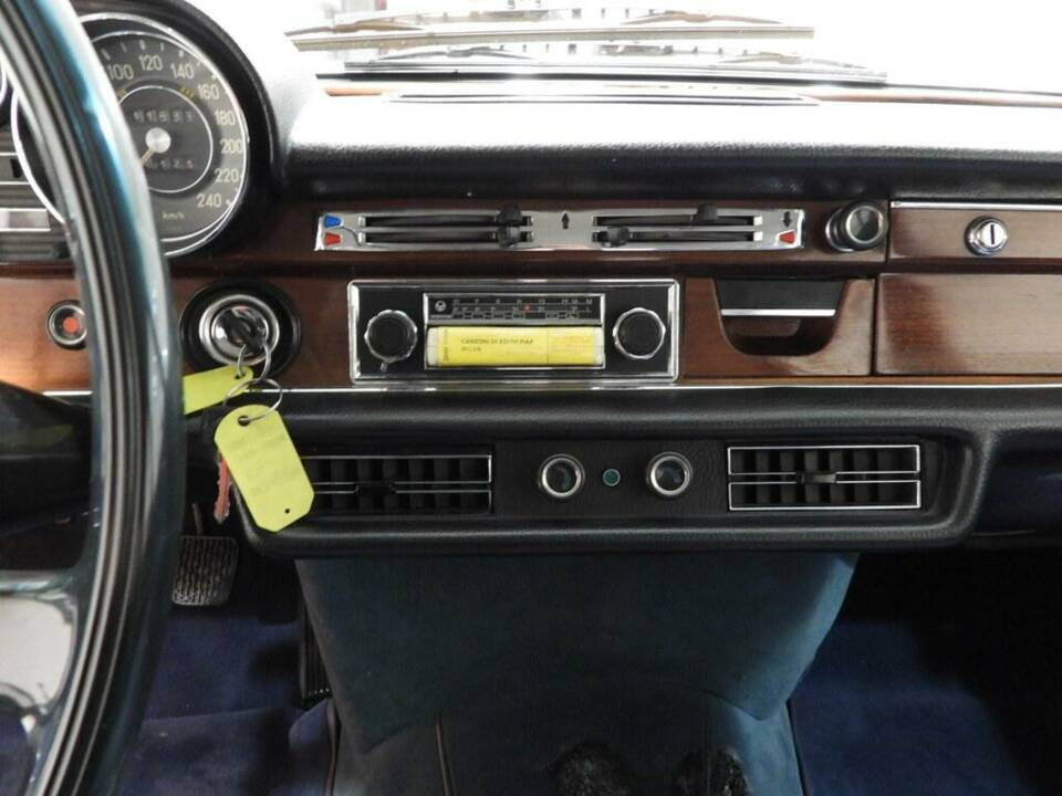 Bild 8/15 von Mercedes-Benz 280 SE 3,5 (1972)