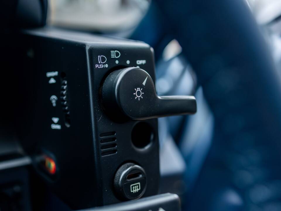 Image 28/49 of Toyota MR2 (1989)