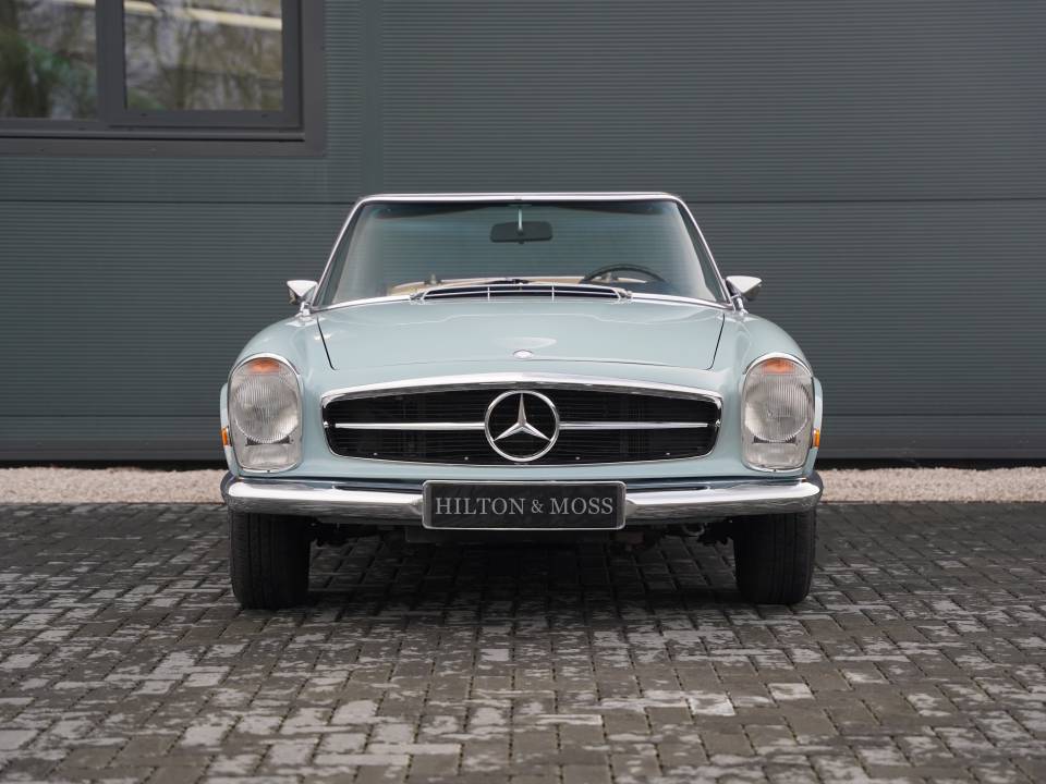 Image 7/50 of Mercedes-Benz 280 SL (1968)