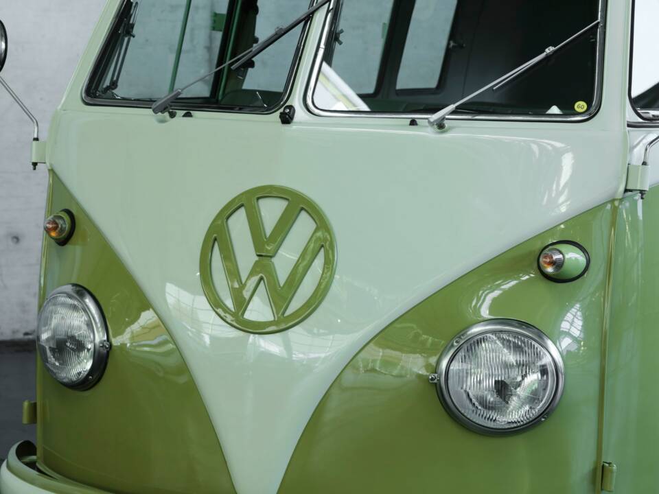 Image 41/47 of Volkswagen T1 minibus (1961)