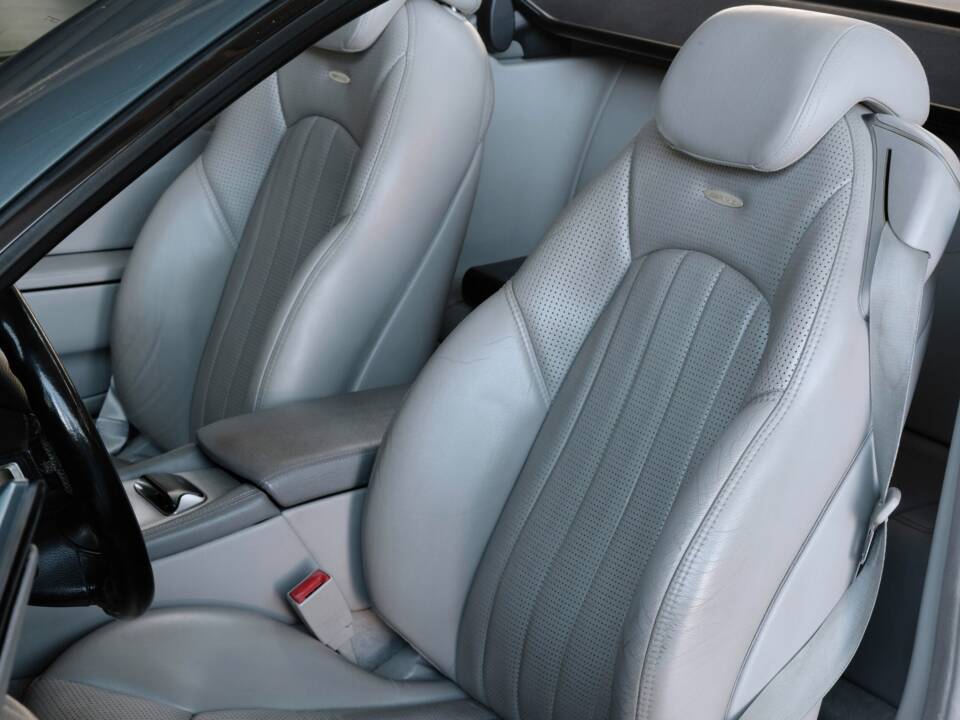 Bild 18/38 von Mercedes-Benz SL 55 AMG (2002)
