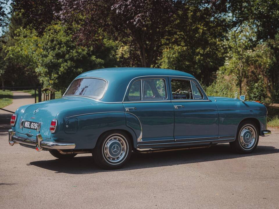 Image 2/50 of Mercedes-Benz 220 a (1956)