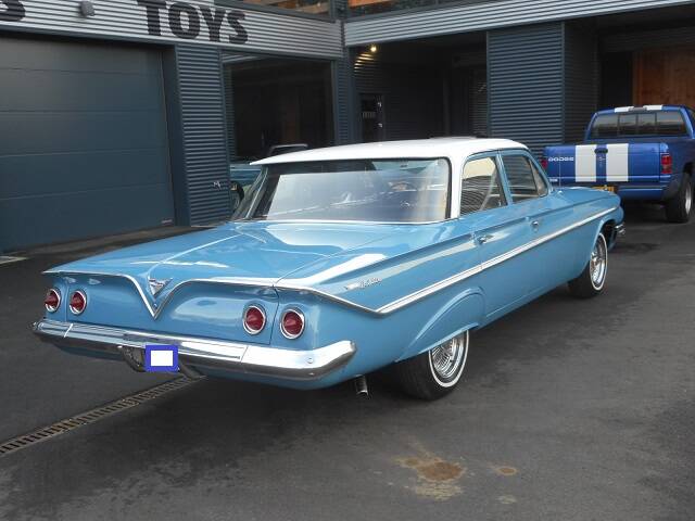 Image 6/23 of Chevrolet Bel Air Sedan (1961)