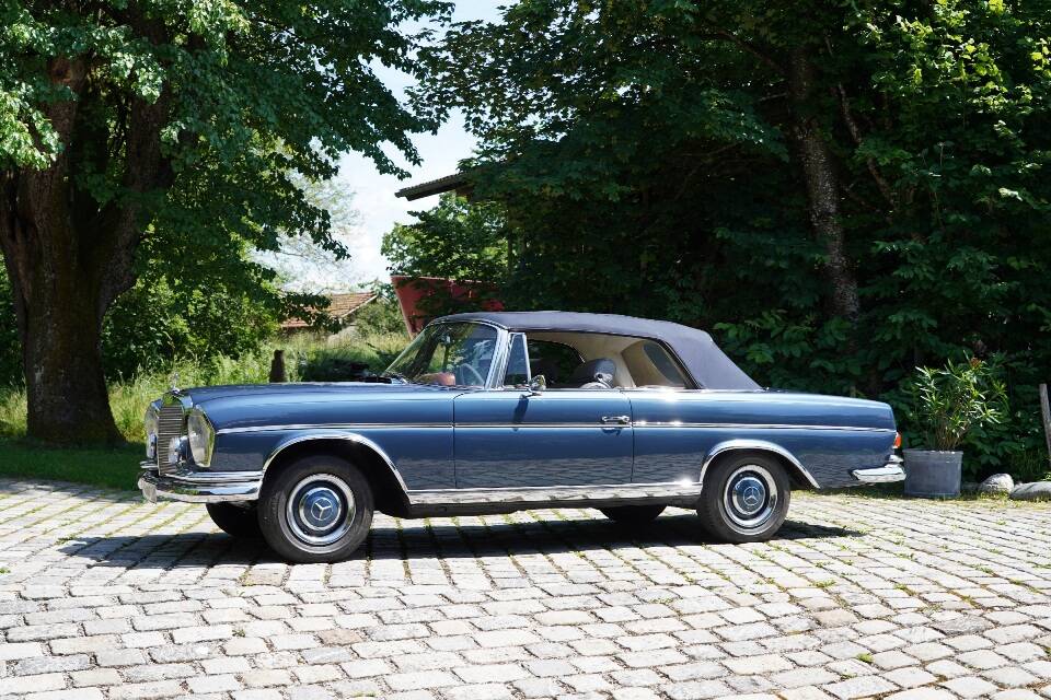 Image 4/13 of Mercedes-Benz 300 SE (1967)
