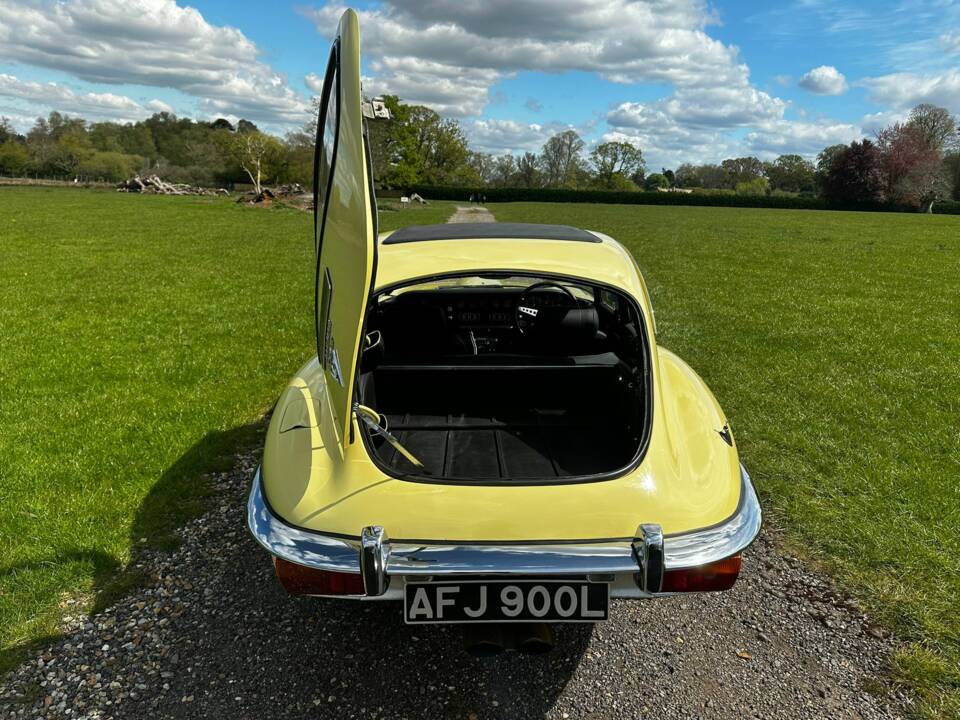 Imagen 28/39 de Jaguar E-Type V12 (2+2) (1972)