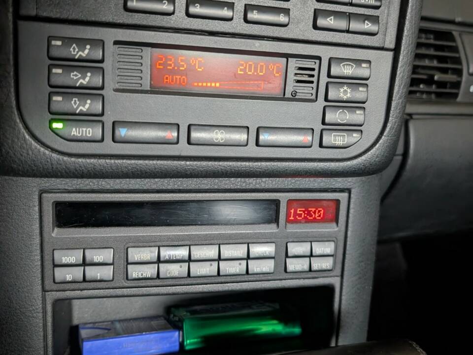 Immagine 69/72 di BMW 328i (1996)