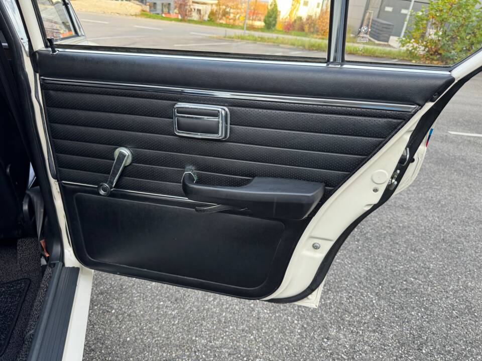 Bild 36/59 von BMW 518 (1980)