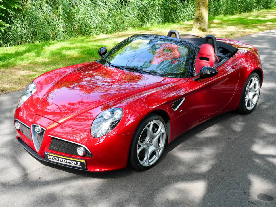 Image 16/50 of Alfa Romeo 8C Spider (2010)