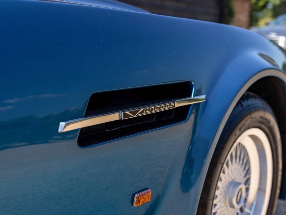 Afbeelding 12/40 van Aston Martin V8 Vantage Volante X-Pack (1989)