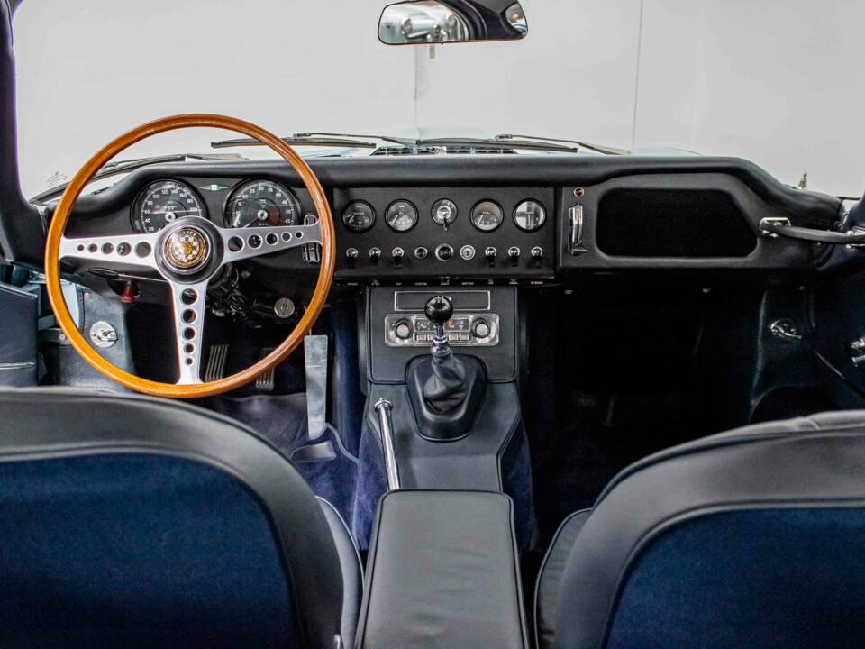 Bild 19/28 von Jaguar E-Type 4.2 (1965)