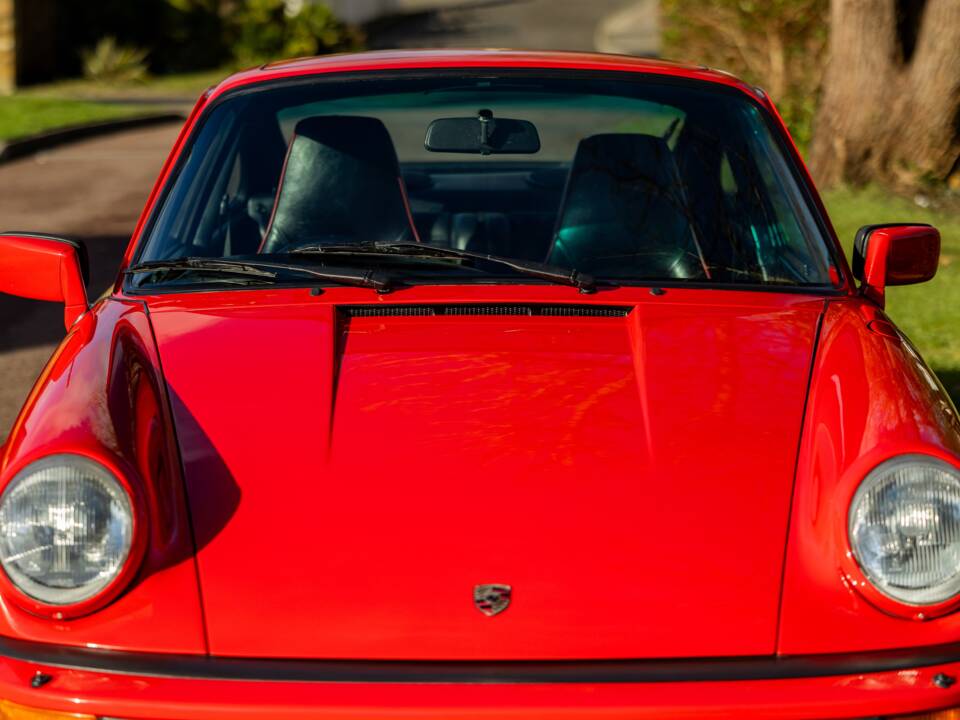 Bild 28/50 von Porsche 911 Carrera 3.2 (1989)