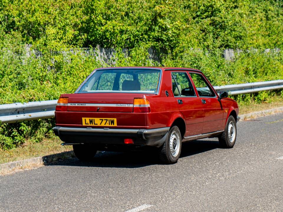 Imagen 2/50 de Alfa Romeo Giulietta 1.6 (1981)