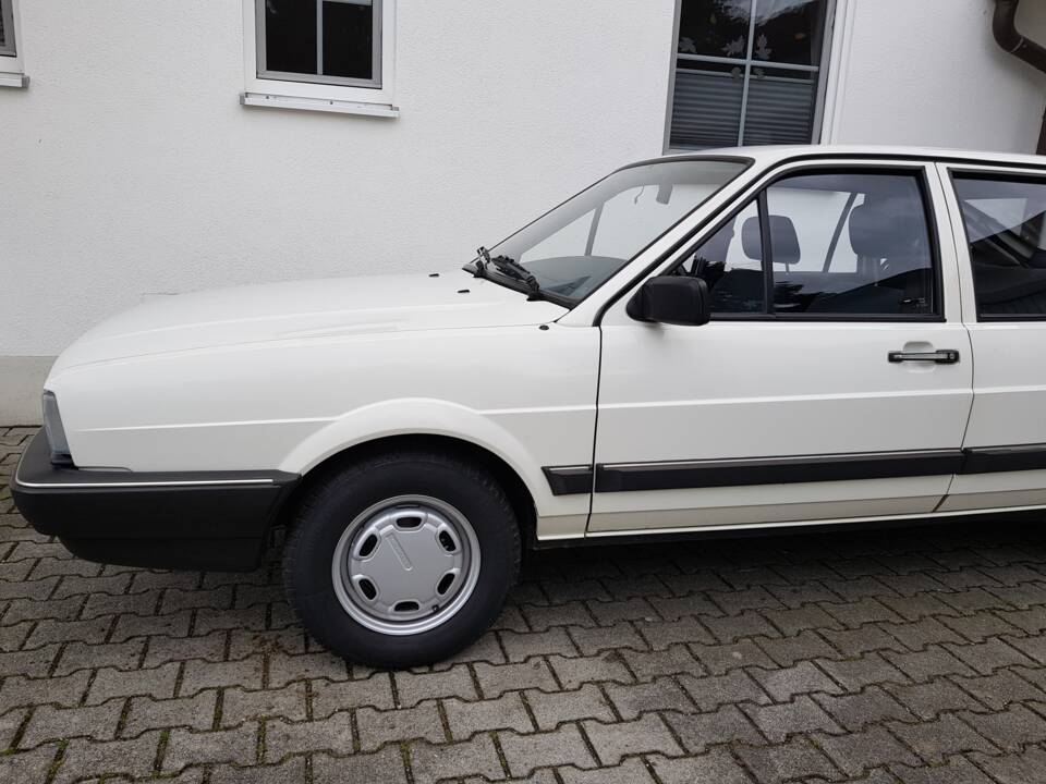 Immagine 7/25 di Volkswagen Passat 1.6 (1988)
