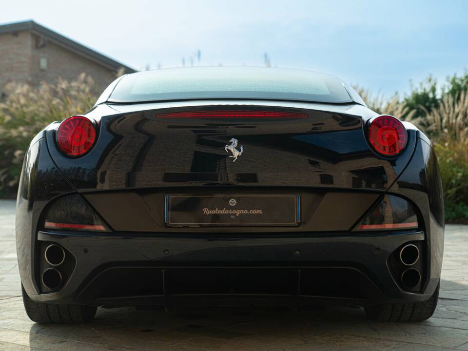 Bild 8/50 von Ferrari California (2010)