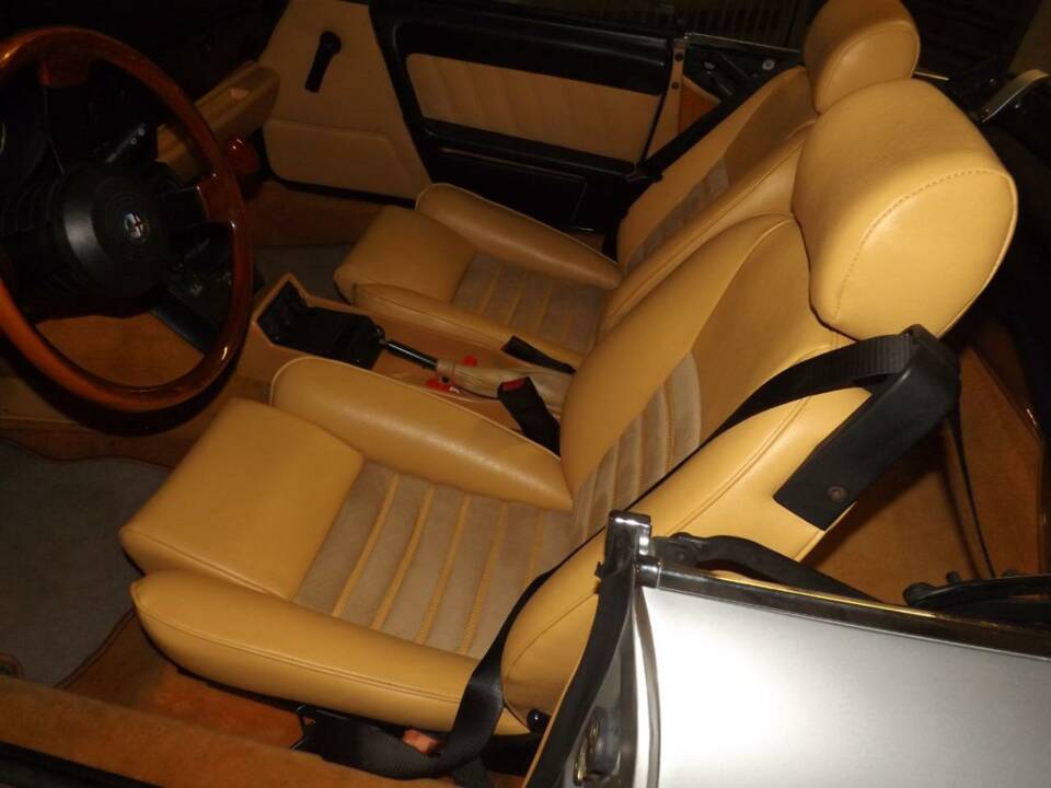 Bild 24/50 von Alfa Romeo 2.0 Spider (1992)