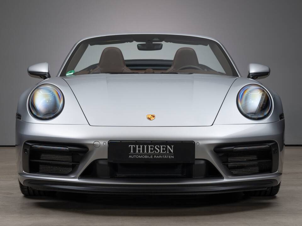 Image 9/31 de Porsche 911 Carrera 4 GTS (2024)