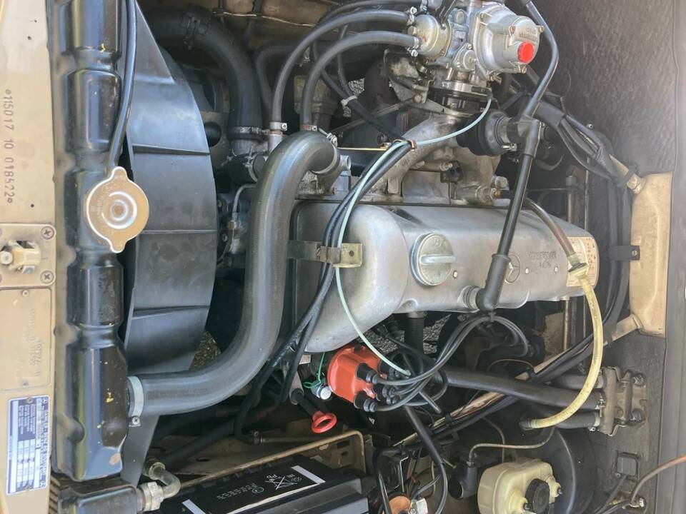 Image 37/49 de Mercedes-Benz 230&#x2F;4 (1974)