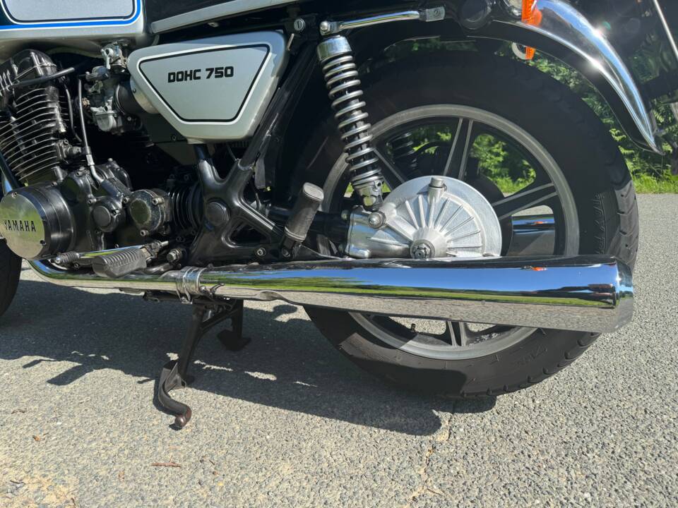 Image 6/20 of Yamaha XS 750 (1979)
