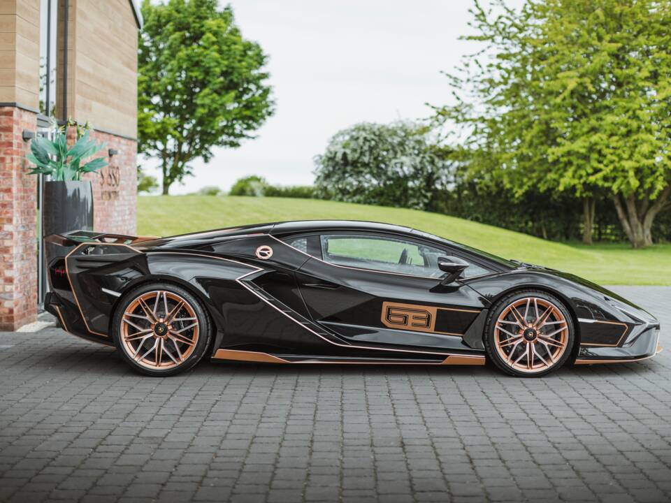 Image 20/68 of Lamborghini Sián FKP 37 (2021)