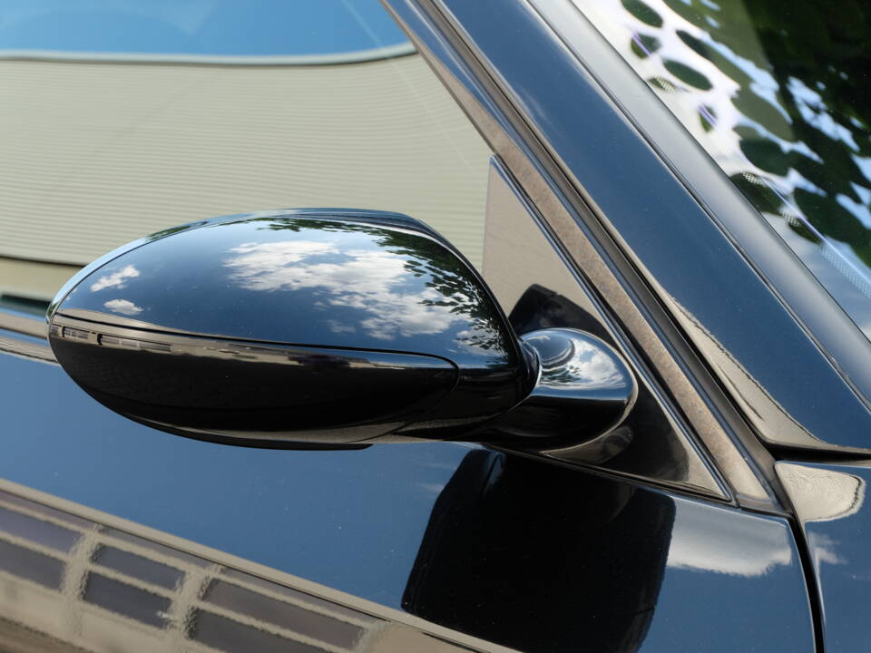 Image 24/51 of BMW M5 (2007)