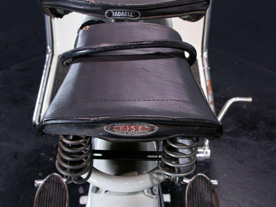 Image 38/50 of Aermacchi Zeffiro 125 (1956)