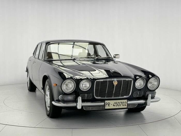 Bild 4/7 von Jaguar XJ 6 2.8 (1971)