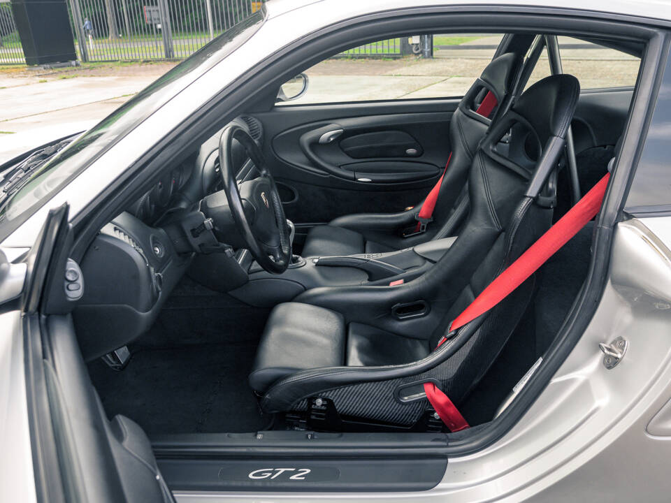 Image 34/61 of Porsche 911 GT2 Clubsport (2001)