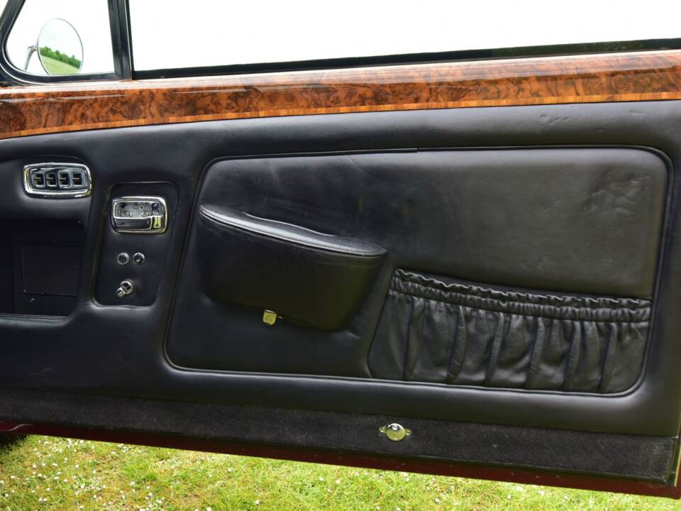 Bild 24/50 von Bentley T 1 (1970)