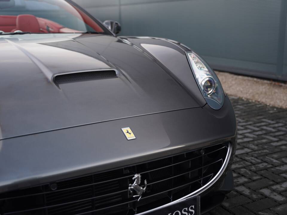 Image 34/50 of Ferrari California (2009)