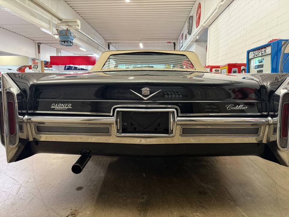 Afbeelding 13/20 van Cadillac DeVille Convertible (1966)