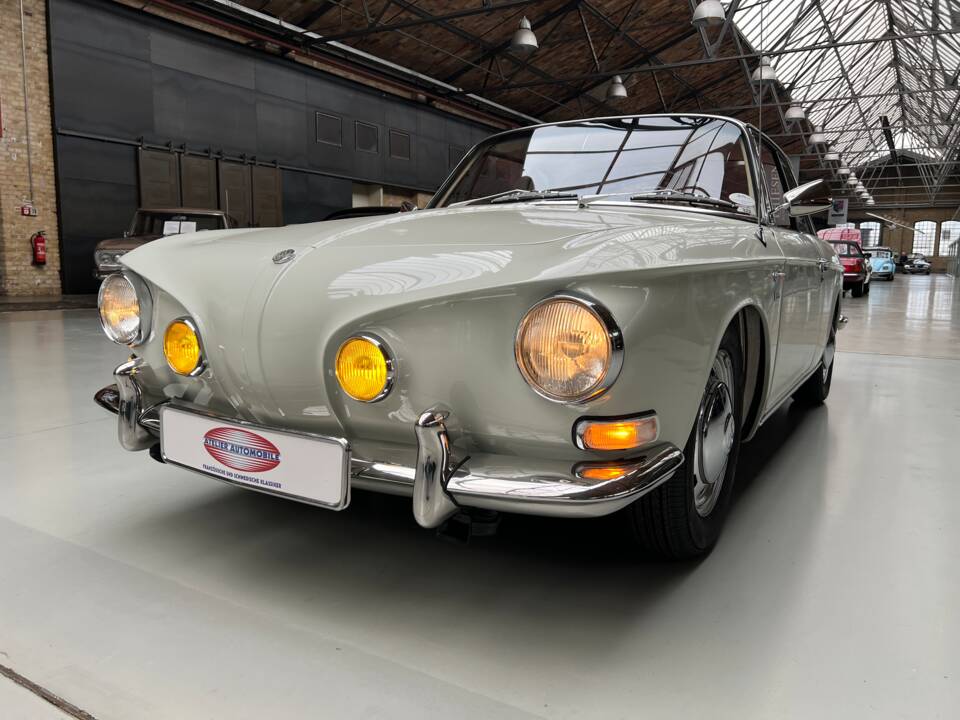Image 2/37 of Volkswagen Karmann Ghia 1600 L (1968)