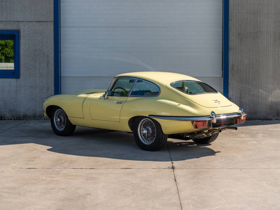 Image 15/78 de Jaguar E-Type (1969)