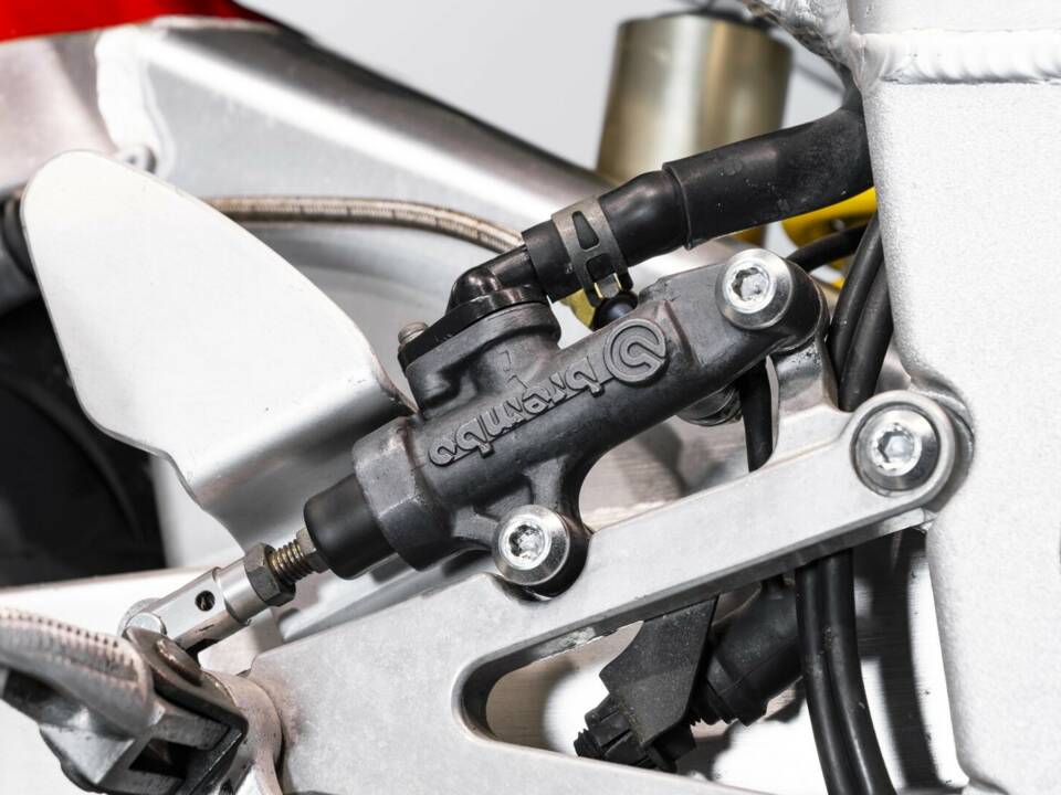 Afbeelding 16/44 van Yamaha YZF 1000 R1 (1998)