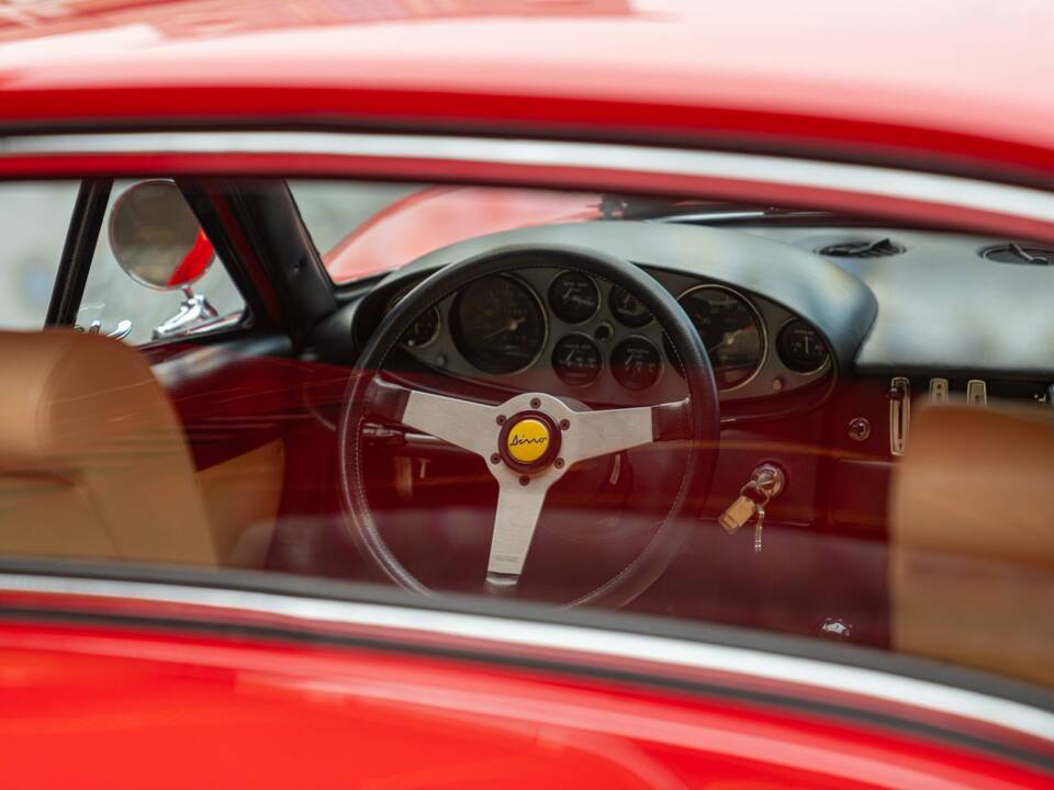 Image 8/46 de Ferrari Dino 246 GT (1971)