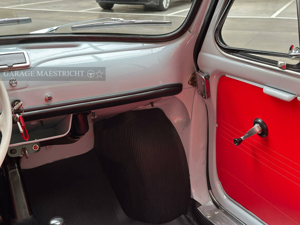Image 25/102 of FIAT 500 D (1963)