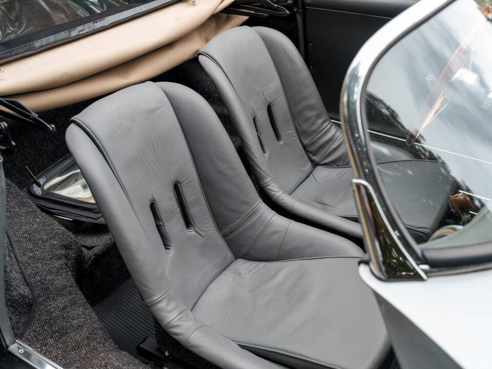 Image 31/35 of Porsche 356 1500 Speedster (1954)
