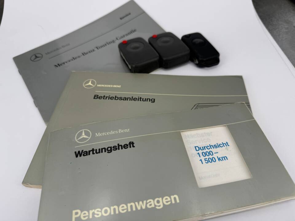 Image 33/37 de Mercedes-Benz 500 SL 6.0 AMG (1990)