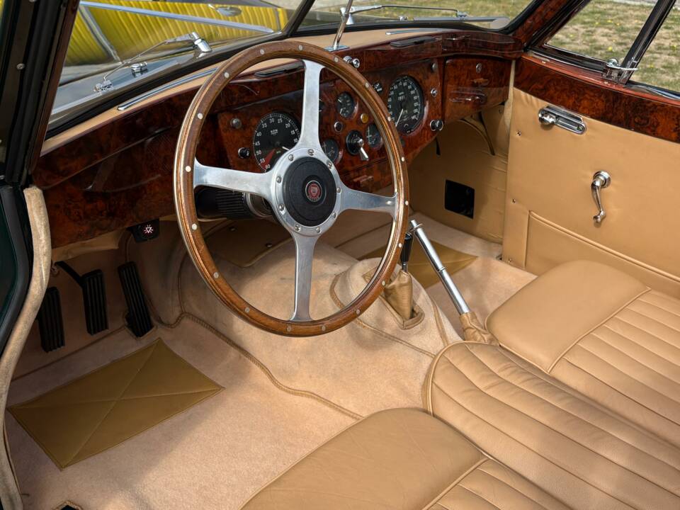 Immagine 21/24 di Jaguar XK 140 SE DHC (1955)